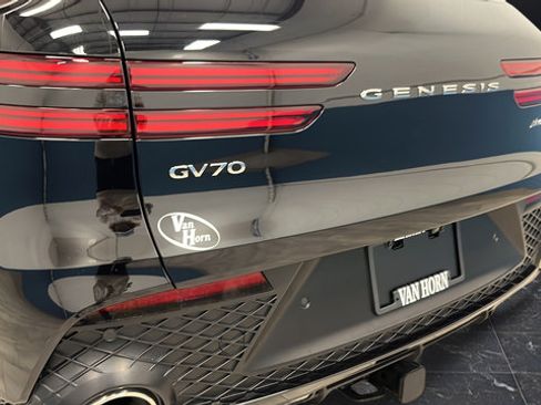 Used 2024 Genesis GV70 3.5T Sport w/ Sport Advanced Package AWD/4WD image 39
