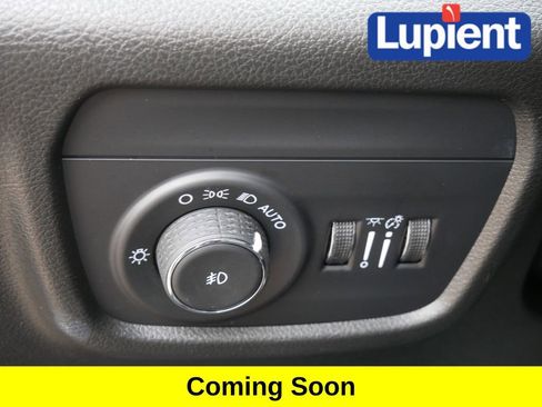 Used 2023 Jeep Grand Cherokee L Limited w/ Luxury Tech Group II image 17