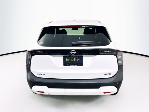 Used 2025 Nissan Kicks SV image 7