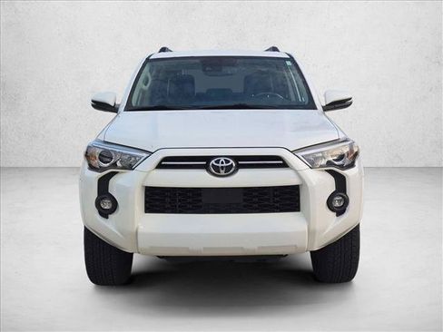 Used 2022 Toyota 4Runner SR5 Premium RWD image 2
