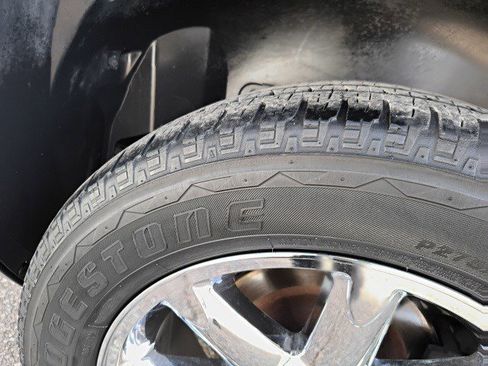 Used 2014 GMC Yukon Denali image 9