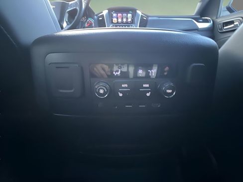 Used 2018 Chevrolet Suburban Premier image 22