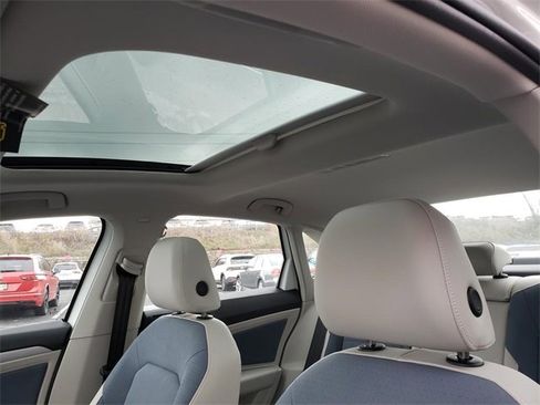 New 2025 Volkswagen Jetta SE image 7