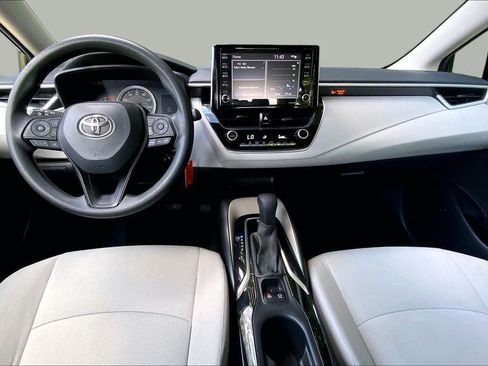 Used 2021 Toyota Corolla LE FWD image 16