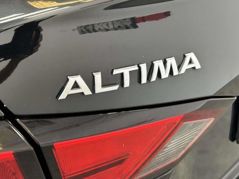 Used 2022 Nissan Altima 2.5 SV FWD image 10