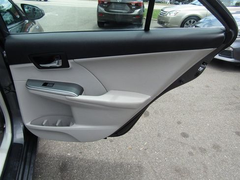 Used 2012 Toyota Camry XLE w/ Leather Pkg FWD image 23