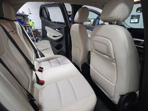 Certified 2024 Buick Encore GX Avenir w/ Avenir Convenience Package image 11