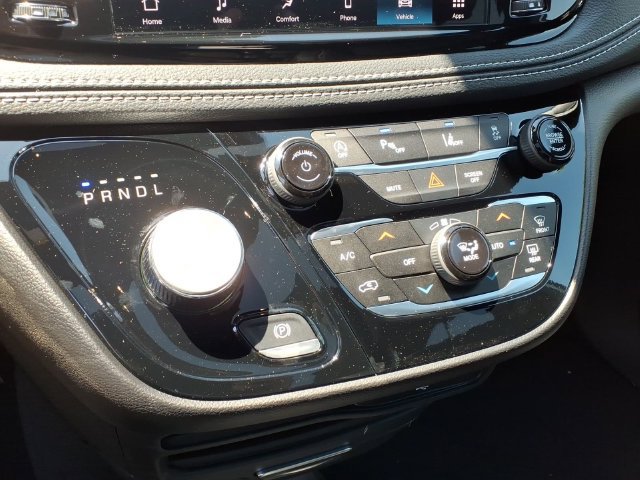New 2027 Chrysler Pacifica Select FWD image 19