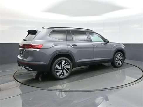 New 2026 Volkswagen Atlas SE image 7