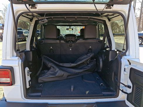 Certified 2021 Jeep Wrangler Unlimited Sahara AWD/4WD image 29