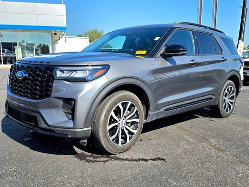 Used 2025 Ford Explorer ST-Line AWD/4WD image 2
