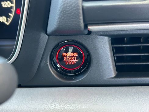 Used 2023 Honda Pilot LX image 45