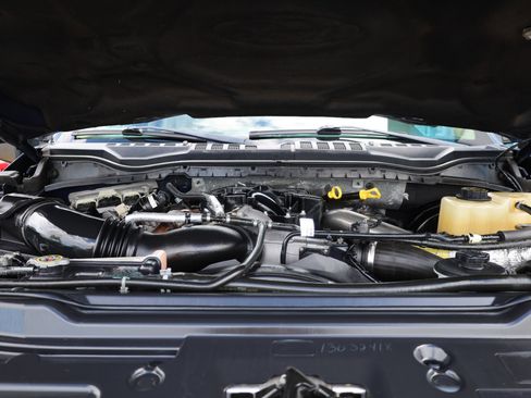 Used 2018 Ford F250 Lariat w/ Chrome Package image 16