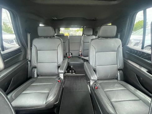 Used 2023 GMC Yukon Denali w/ Advanced Technology Package AWD/4WD image 25
