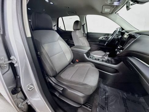 Used 2020 Chevrolet Traverse LT FWD image 28