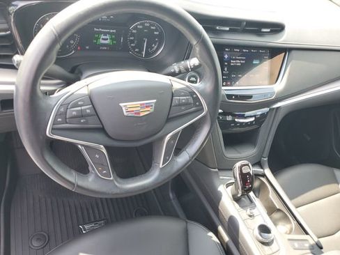 Certified 2023 Cadillac XT5 Luxury w/ LPO, Floor Liner Package FWD image 11