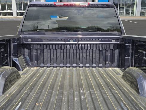 Used 2025 GMC Sierra 2500 SLT w/ SLT Convenience Package image 9