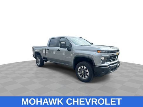 Used 2025 Chevrolet Silverado 2500 Custom w/ Custom Value Package AWD/4WD image 2