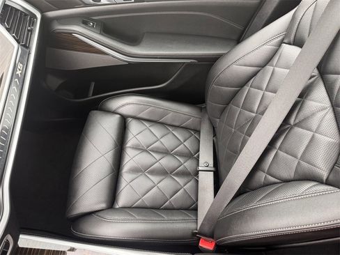 Used 2024 BMW X5 xDrive50e image 19