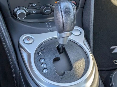 Used 2009 Nissan 370Z Touring image 28