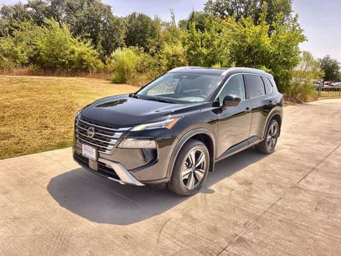 Used 2024 Nissan Rogue SL FWD image 2