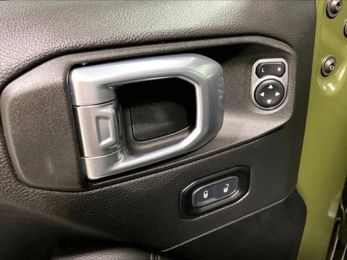Used 2021 Jeep Wrangler Unlimited Sahara AWD/4WD image 39