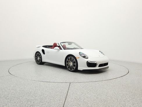 Used 2016 Porsche 911 4 Cabriolet AWD/4WD image 3