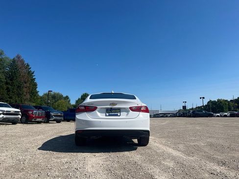 Used 2024 Chevrolet Malibu LT FWD image 9