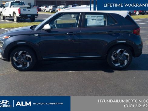 New 2026 Hyundai Venue SEL FWD image 11