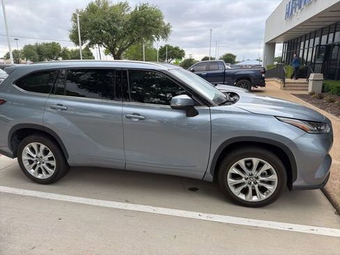 Used 2021 Toyota Highlander Limited image 8