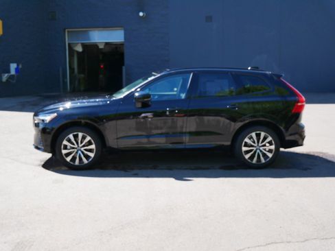 Certified 2025 Volvo XC60 B5 Plus w/ Climate Package AWD/4WD image 4