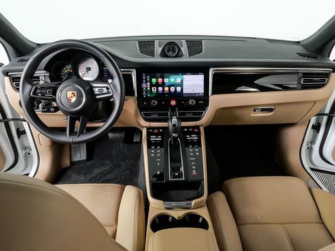 Certified 2022 Porsche Macan S AWD/4WD image 20
