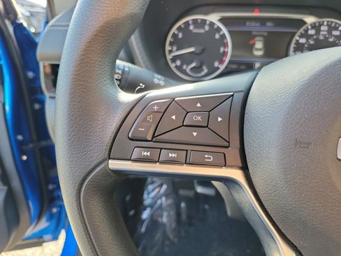 Used 2025 Nissan Sentra SV FWD image 19