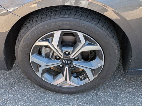 Used 2021 Kia Forte LXS image 10