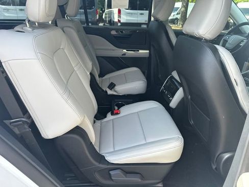 New 2026 Lincoln Aviator AWD image 17