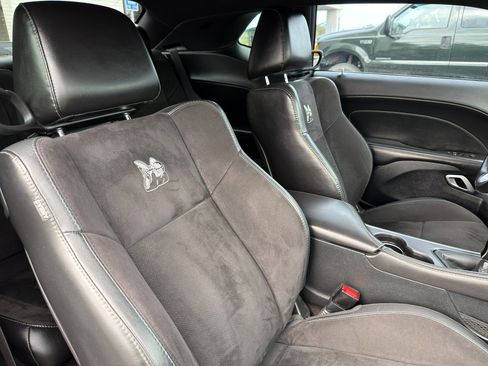 Used 2017 Dodge Challenger R/T Scat Pack w/ Leather Interior Group image 20