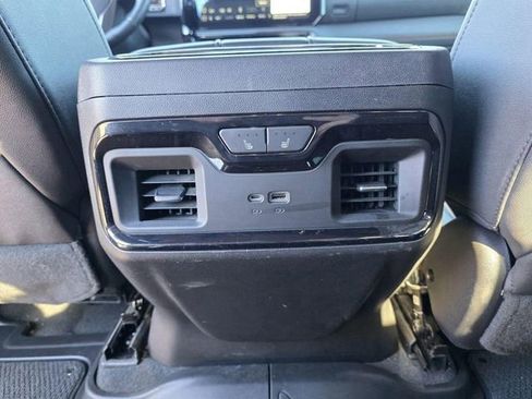 Used 2023 GMC Sierra 1500 AT4 w/ Technology Package AWD/4WD image 19