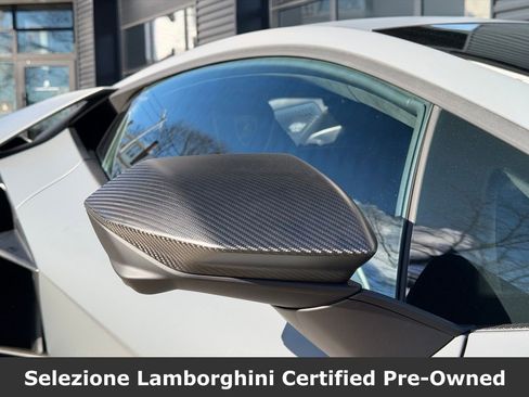 Used 2025 Lamborghini Revuelto Base image 10