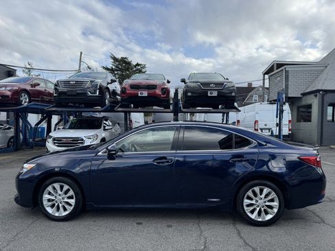 Used 2014 Lexus ES 300h Hybrid w/ Luxury Package w/Bamboo Trim image 7