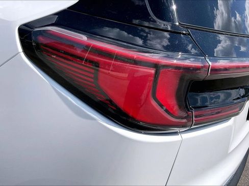 Used 2025 GMC Acadia Elevation AWD/4WD image 30