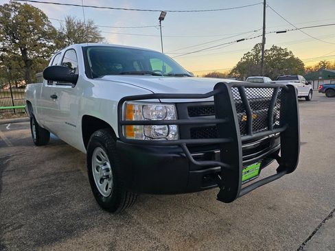 Used 2013 Chevrolet Silverado 1500 W/T image 3