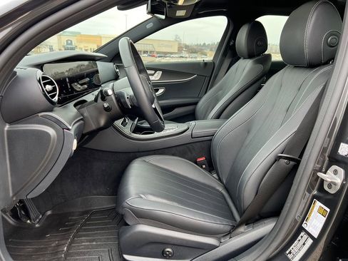 Used 2023 Mercedes-Benz E 350 4MATIC Sedan image 3
