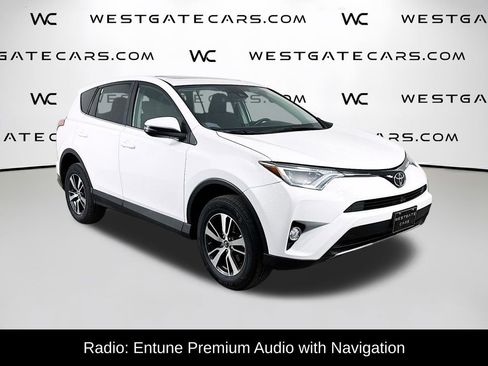 Used 2018 Toyota RAV4 XLE AWD/4WD image 2