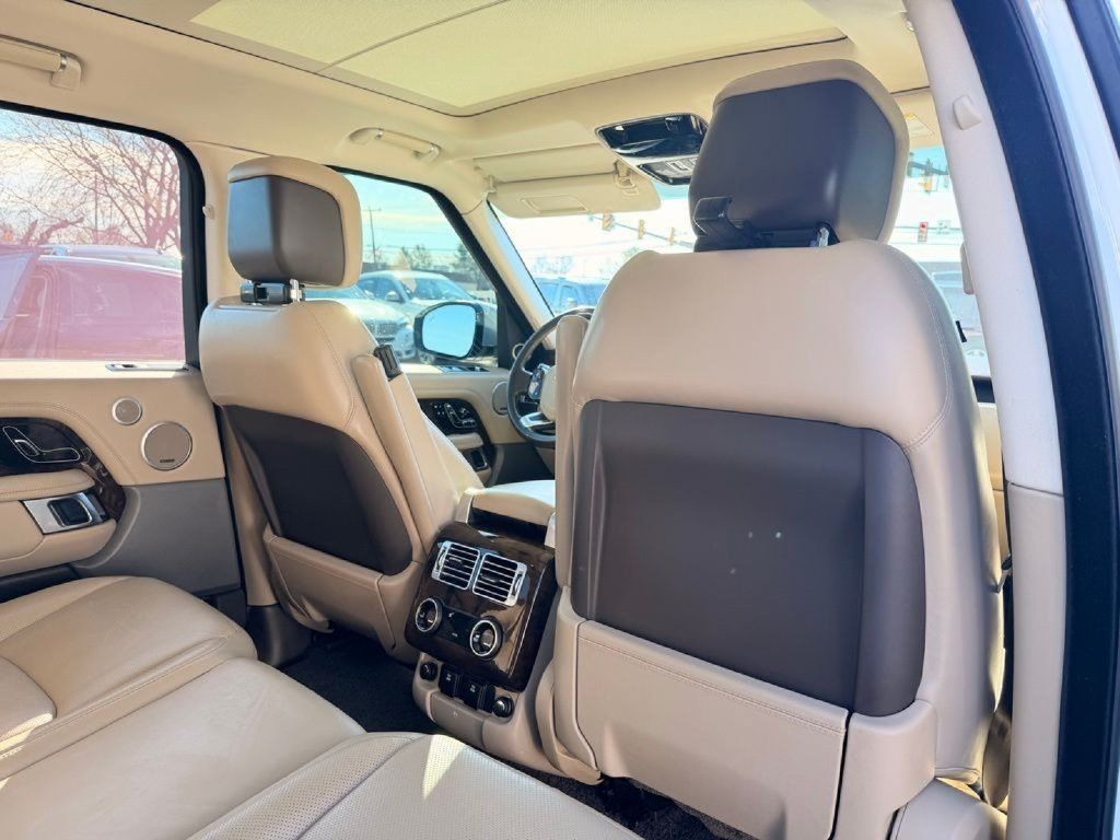 Used 2018 Land Rover Range Rover HSE AWD/4WD image 16