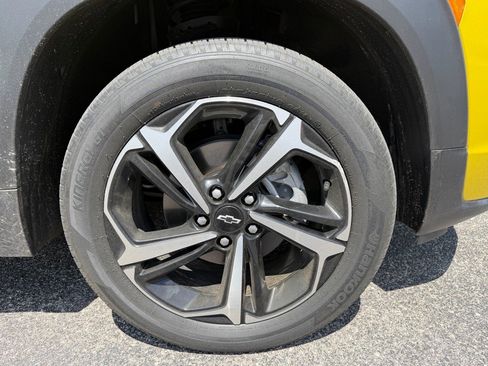 Used 2023 Chevrolet TrailBlazer RS w/ Sun and Liftgate Package AWD/4WD image 17