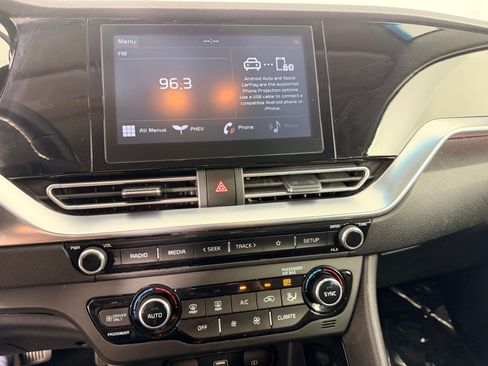 Used 2020 Kia Niro EX FWD image 24