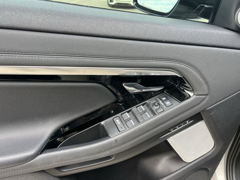 Certified 2023 Land Rover Range Rover Evoque SE image 16