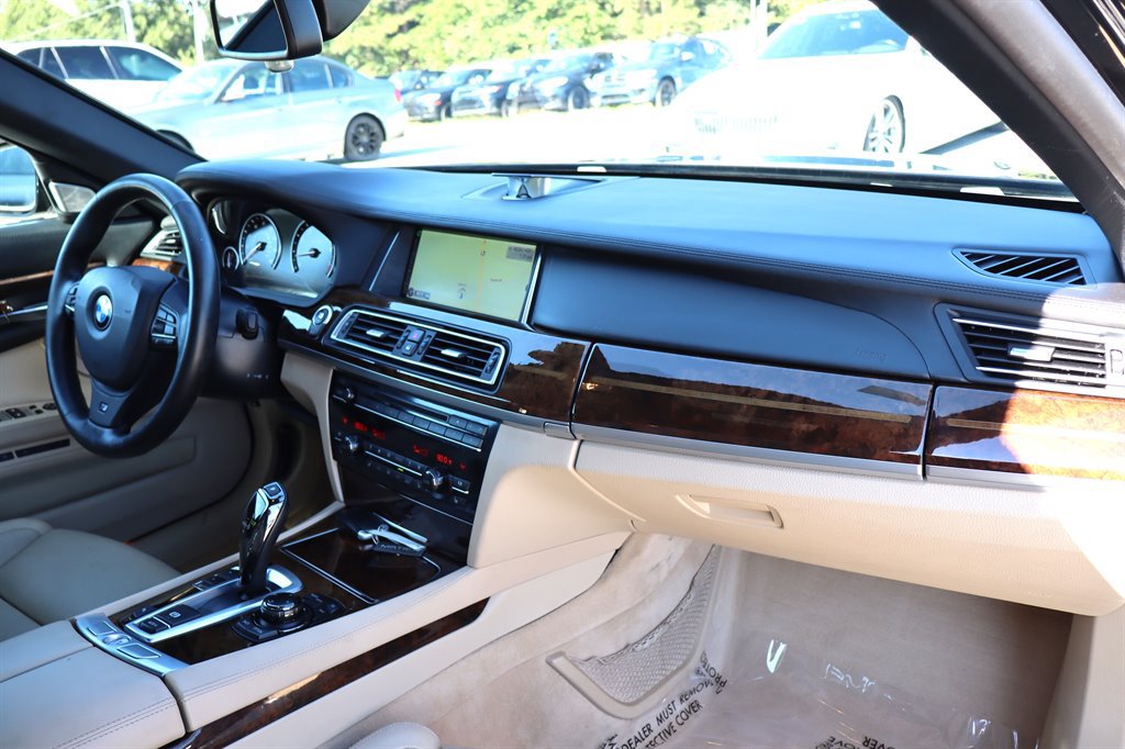 Used 2013 BMW 750Li RWD image 15