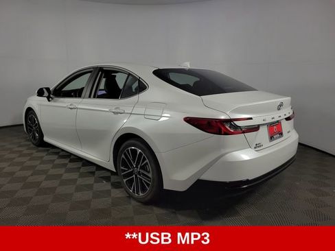 Used 2025 Toyota Camry XLE FWD image 7