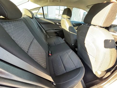 Used 2022 Kia Rio S image 9